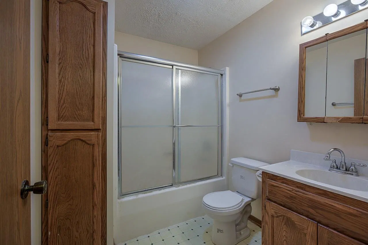 2 bed, 960 sqft, $1,145 — Photo 1