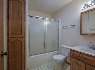 404 Chestnut Dr #1, Gretna, NE 68028