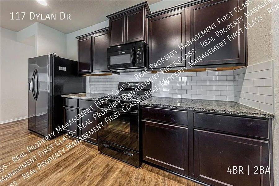 Ready to move in 4 BR/2 BA in Cottonwood Creek! — Photo 4