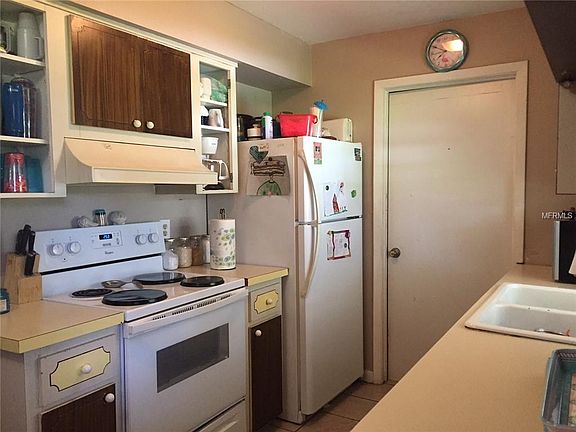 5th image of 32750 Blossom Ln