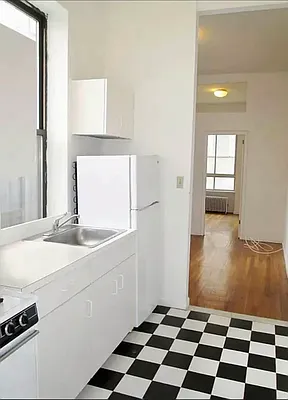 Rented by CitySites Real Estate Group | media 3