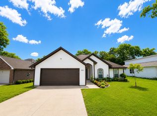 426 Oak Leaf Trl, East Tawakoni, TX 75472