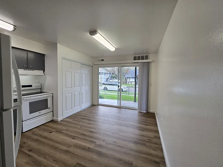 633 SE Flint St #3 — Photo 6