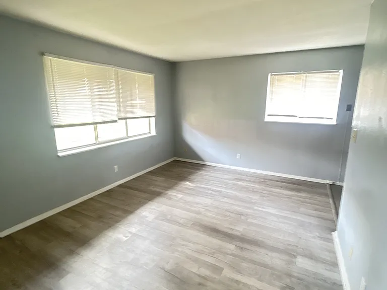 127-129 Pawpaw St #4 — Photo 5