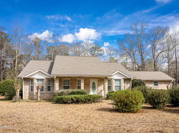 2804 Holden Dr, Vancleave, MS 39565