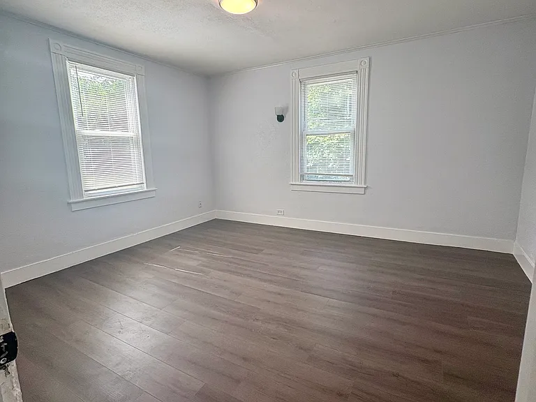 1740 Farmington Ave #2E — Photo 11