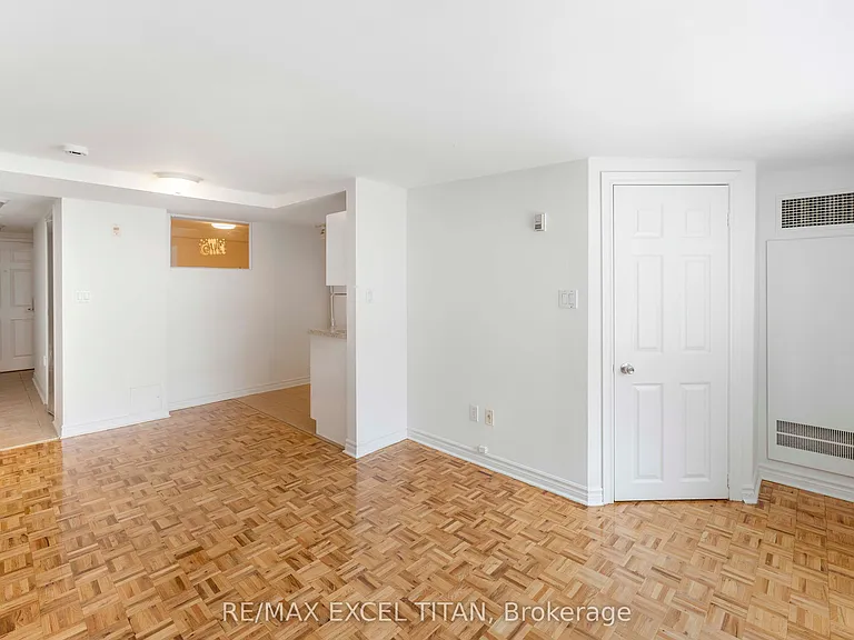 1407 Dupont St #509 — Photo 6
