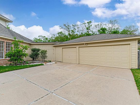 3rd image of 4710 Sunny Trail Ct