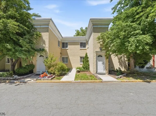 18 Lake Ave, East Brunswick Twp., NJ 08816