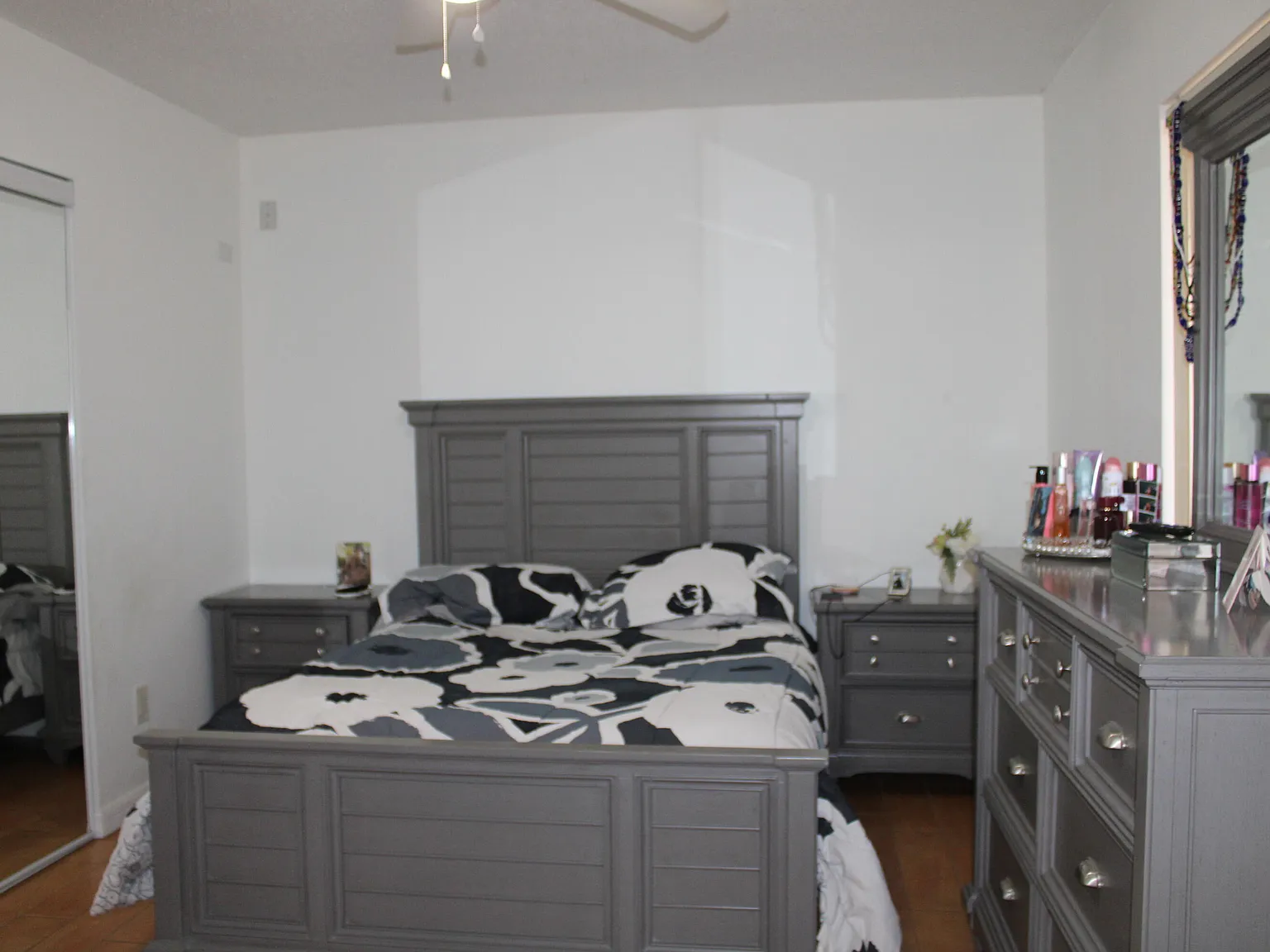 3 bed, 2.0 bath, 1006 sqft, $2,700 — Photo 3