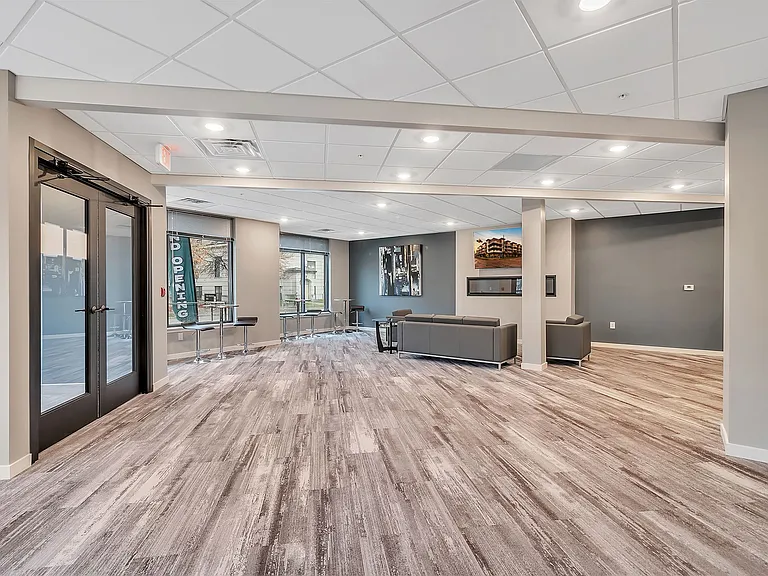 Metro Place Apartments — Photo 3
