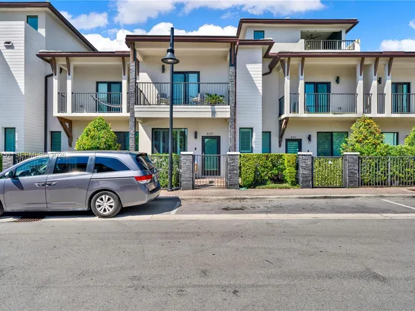 8319 NW 49th St, Doral, FL 33166
