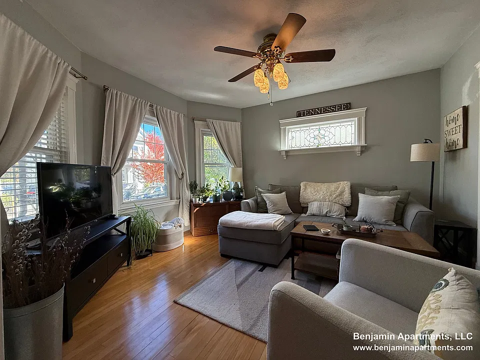 18 Benton Rd #1