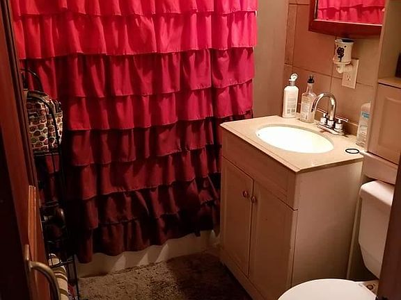 5th image of 2110 Center Ct
