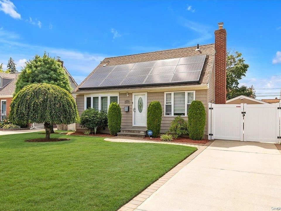 1st image of 390 Emerson Place