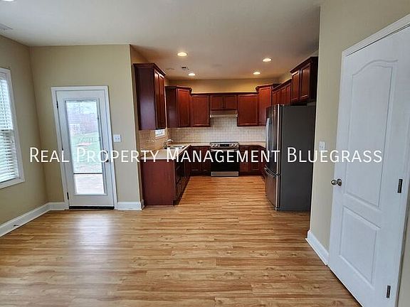 5th image of 905 Sugarbush Trl