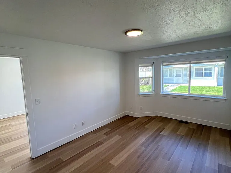 Sunray Terrace Senior Apartments — Photo 29