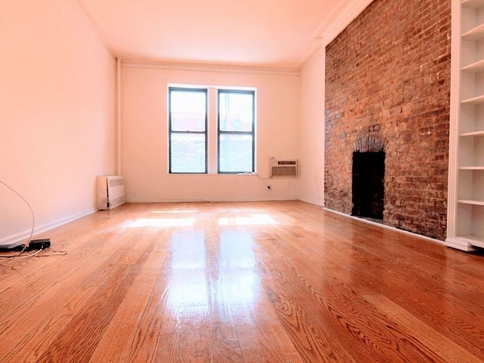 1st image of 53 W 70th St