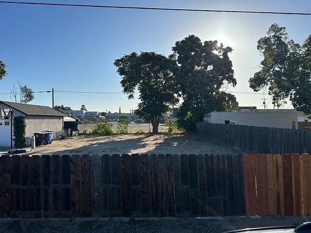 1st image of 516 Lombardo Ave