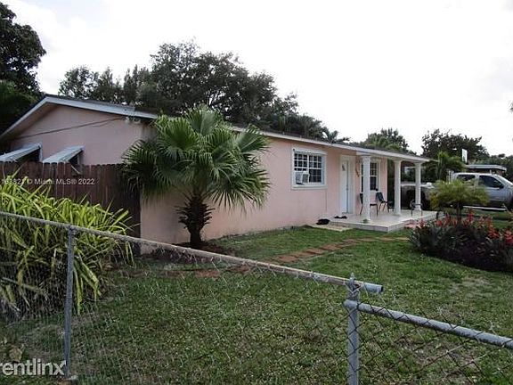 3rd image of 1300 NE 211th St