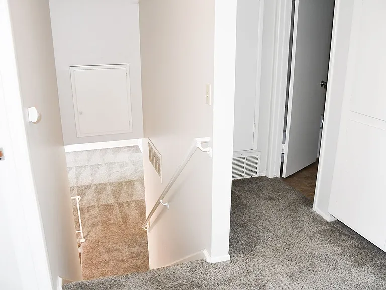 522 E Collins Ave — Photo 48