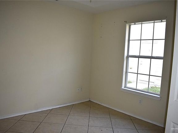 5th image of 306 W Albatross Ave