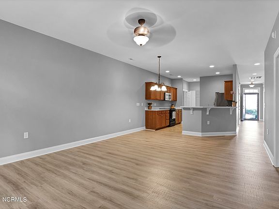 4th image of 4534 Regent Drive