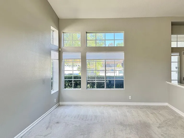 1737 Willowhaven Rd — Photo 2