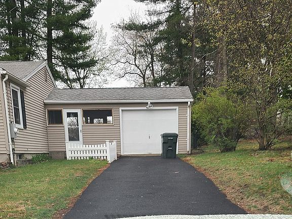 2nd image of 33 Overhill Dr