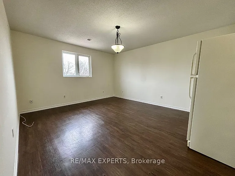 5 Ferndale Dr N #2 — Photo 17