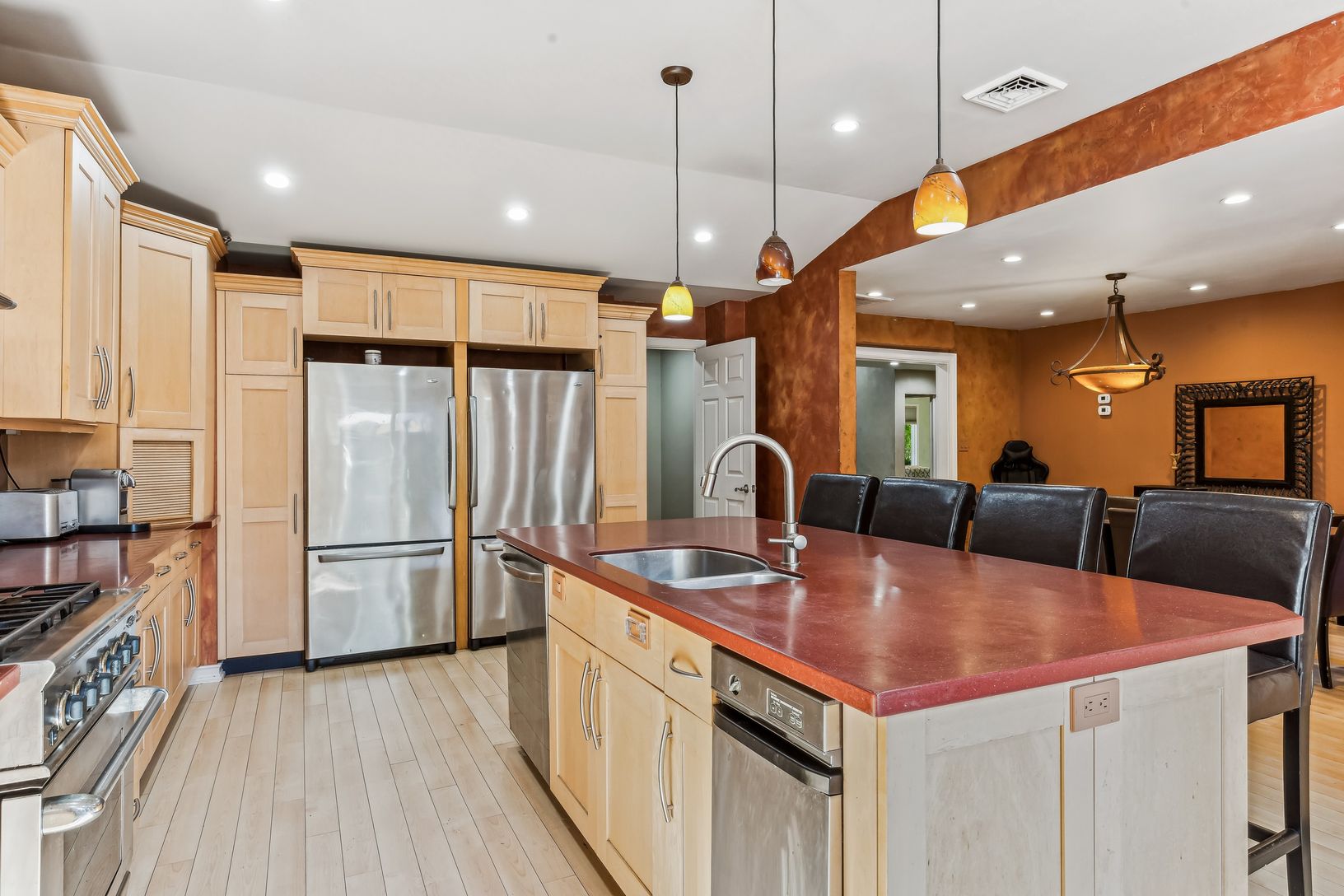CHEF'S KITCHEN