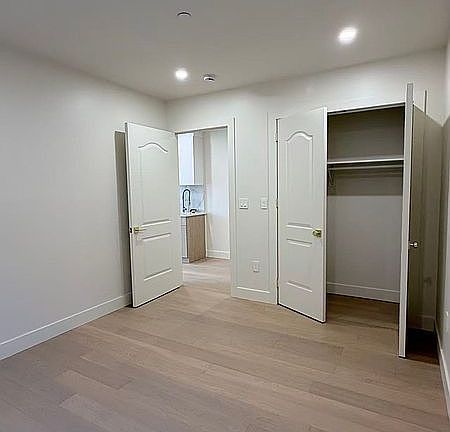 5th image of 5243 72nd St