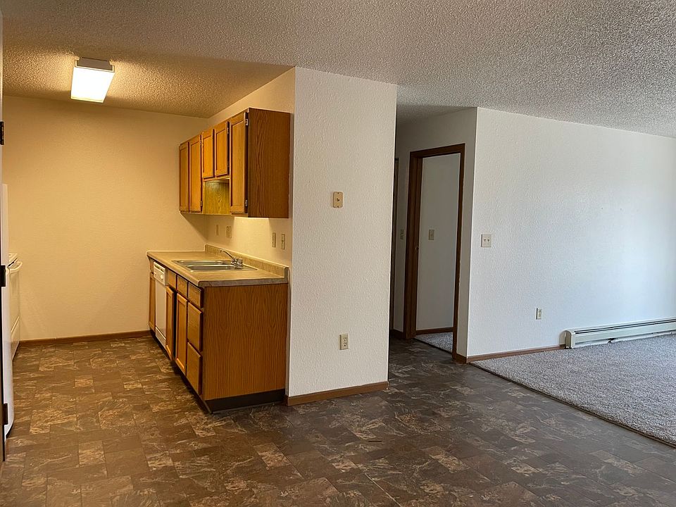 1st image of 1121 14th Ave E #17