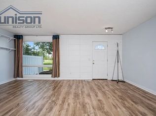 200 Brookpark Dr SW #1213, Calgary, AB T2W3E5
