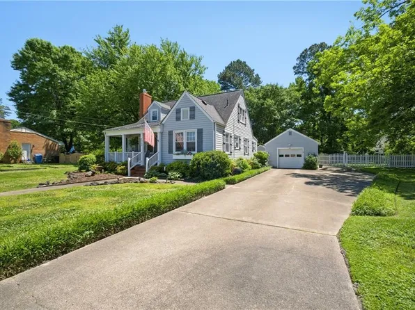 4063 Maple Dr, Chesapeake, VA 23321