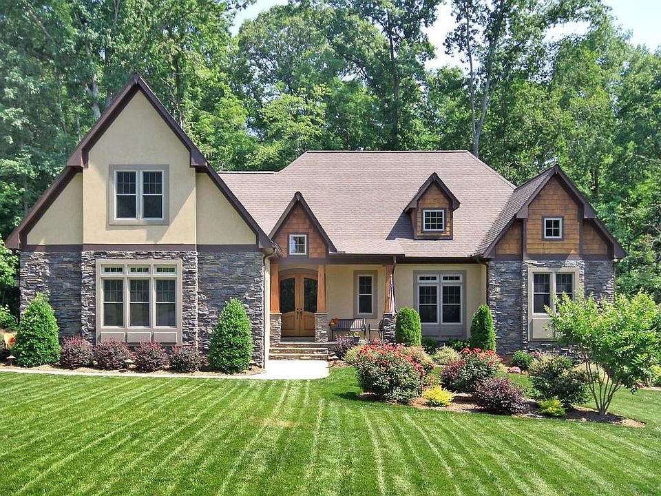 1st image of 267 Thistle Glen Ct