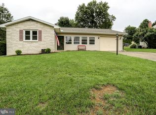 916 Herman Dr, Mechanicsburg, PA 17055
