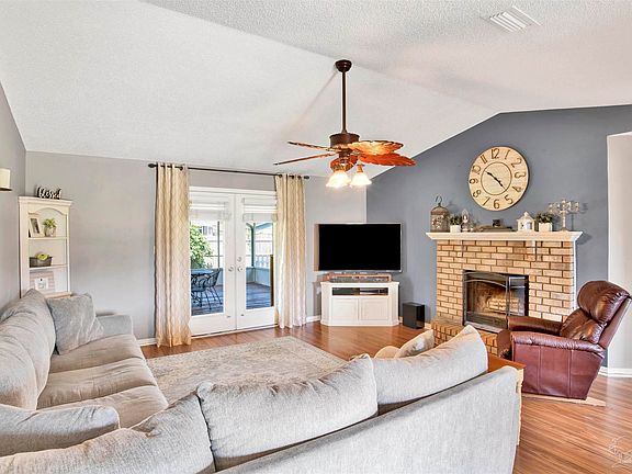 4th image of 10926 Oak Valley Cir