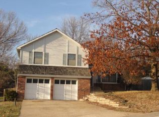 7105 Park St, Shawnee, KS 66216