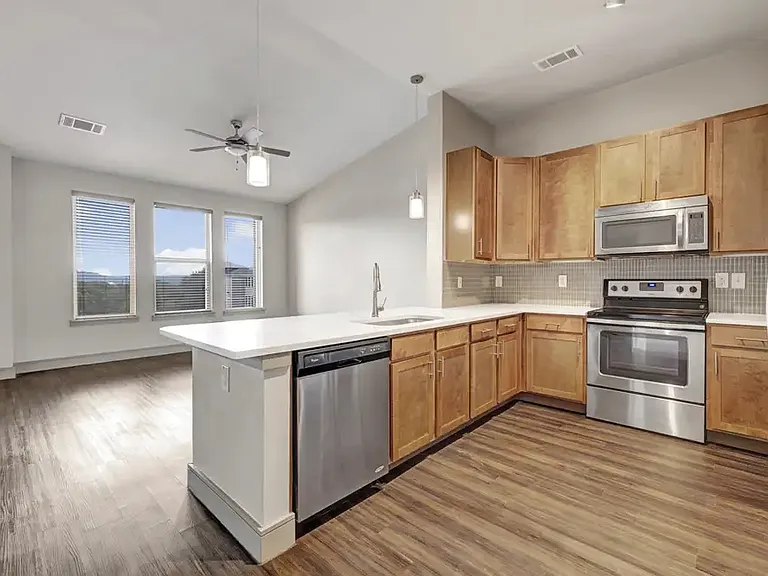 Enclave at the Dominion Apartments — Photo 41