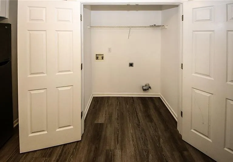 121 Stoneforest Dr — Photo 22