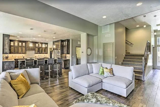 592 S Cotterell Dr — Photo 3