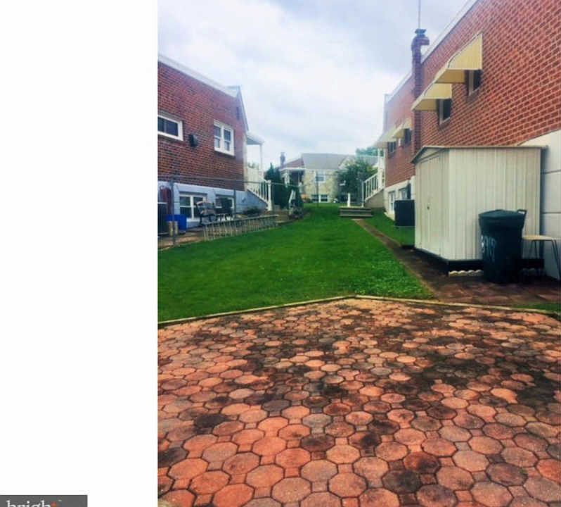 2nd image of 8917 Leonard St