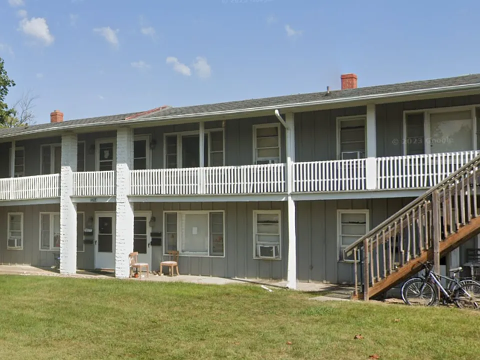 2214 Peirce Ave