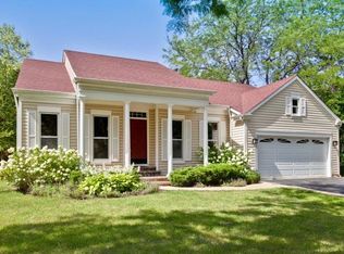 102 N Fiore Pkwy, Vernon Hills, IL