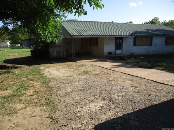 206 E Spring St, Ola, AR 72853