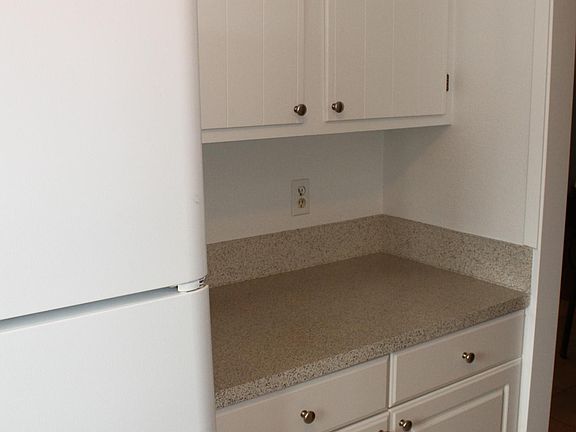 2nd image of 303 SE 5th Ave