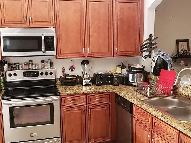 4920 SW 30th Ter — Photo 10