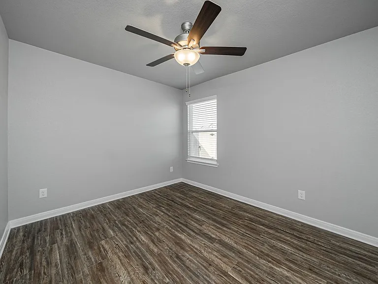 1368 Kingsgate Dr — Photo 38