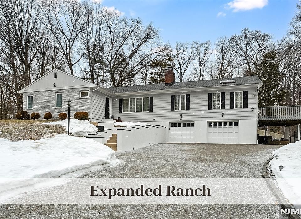 1st image of 32 Brookside Dr